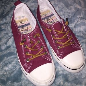 Rue 21 Converse